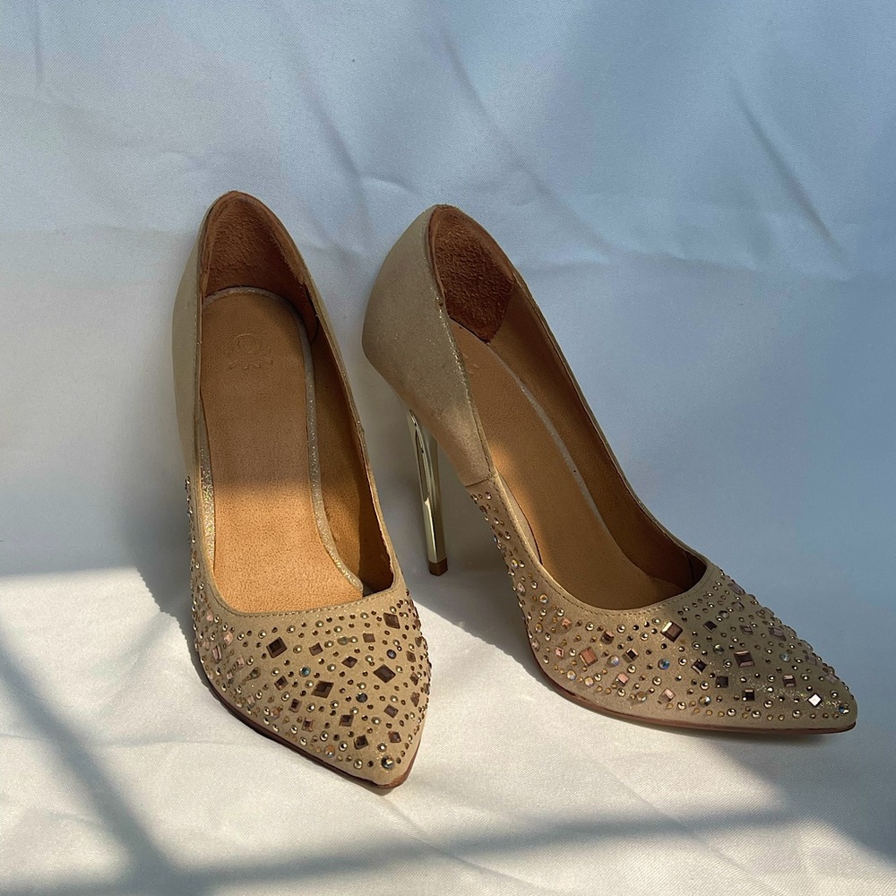 Tan and gold Benetton stilettos